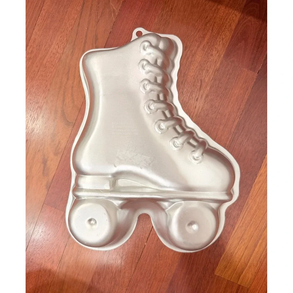 Wilton Cake Pan Roller Skate 2105-0848 Silver Retro Disco Birthday Party Baking
